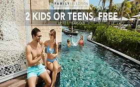 Family Selection At Grand Palladium Select Costa Mujeres